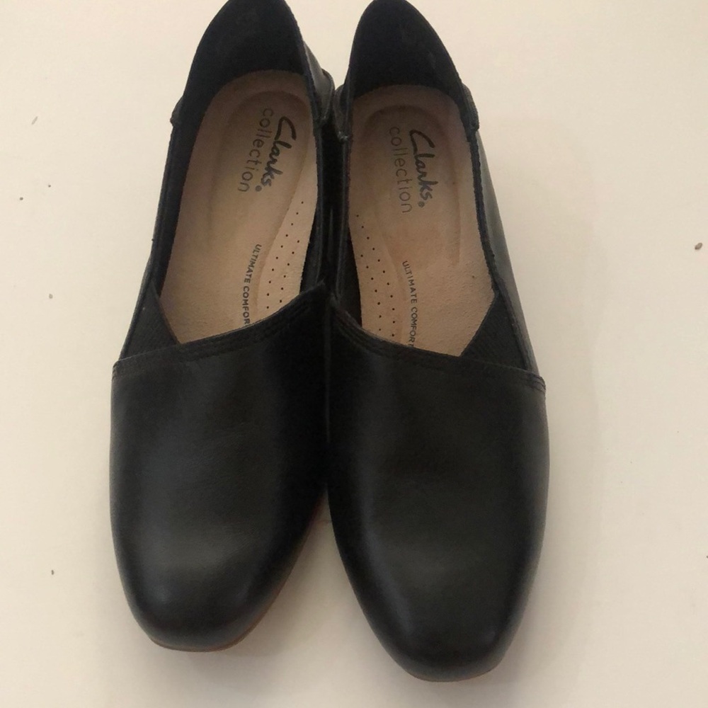 Clarks Black Leather Flats Minimalist Design